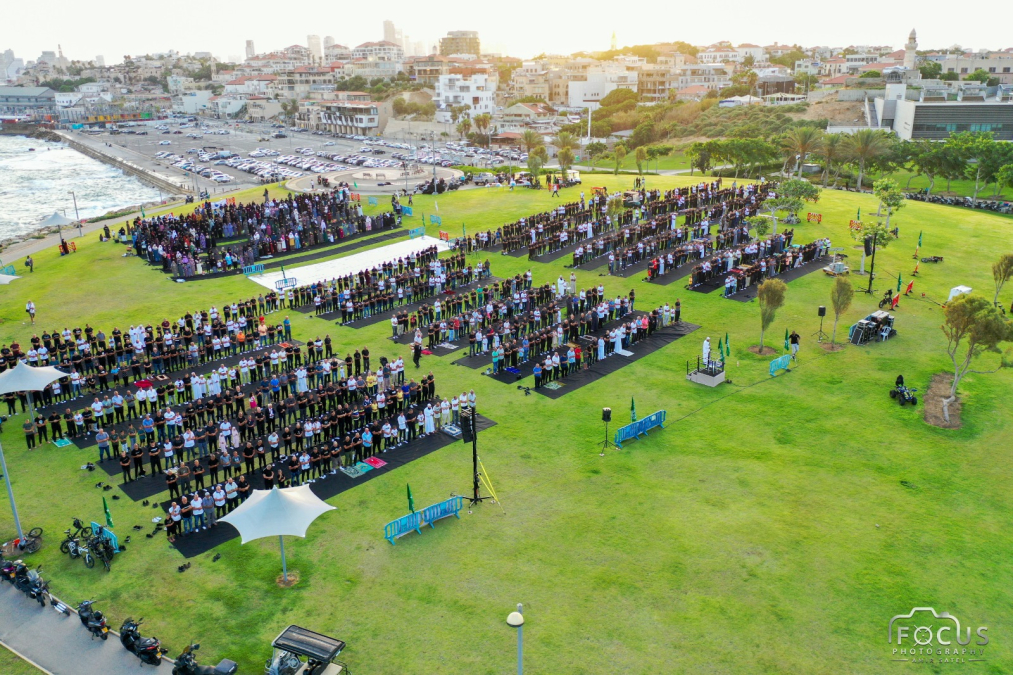  فيديو: تصوير جوّي لصلاة عيد الأضحى في متنزه العجمي بيافا